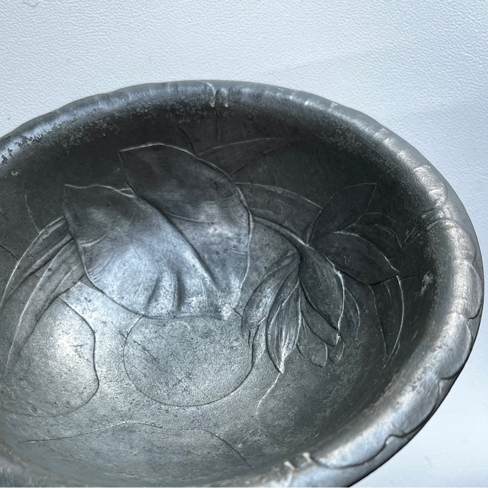 SOLD Art Nouveau Bowl Kayserzinn Pewter Floral Relief Engraving German Soap Dish - Picture 3 of 9